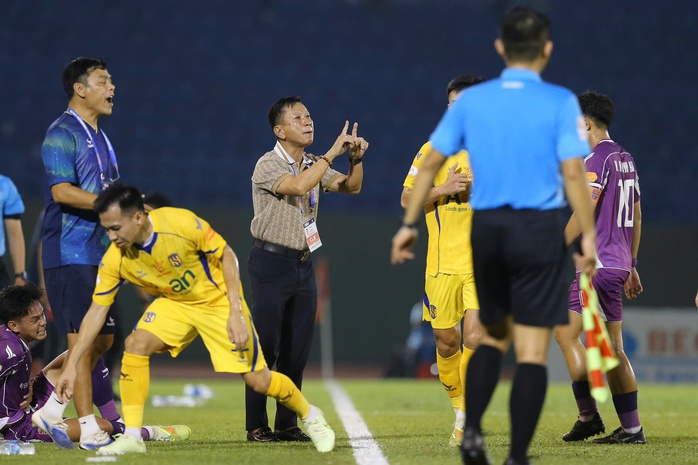 "Người nhện" U23 Việt Nam giúp Sông Lam Nghệ An trụ hạng V-League - Ảnh 3.