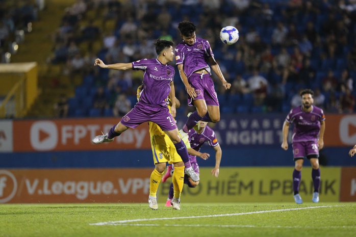 "Người nhện" U23 Việt Nam giúp Sông Lam Nghệ An trụ hạng V-League - Ảnh 4.