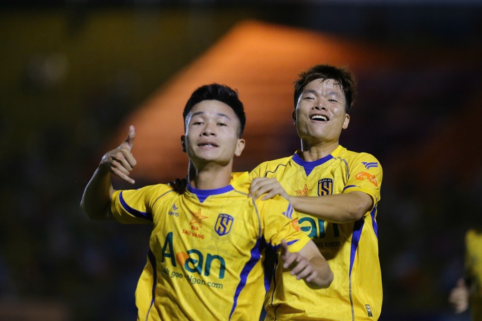 "Người nhện" U23 Việt Nam giúp Sông Lam Nghệ An trụ hạng V-League - Ảnh 8.