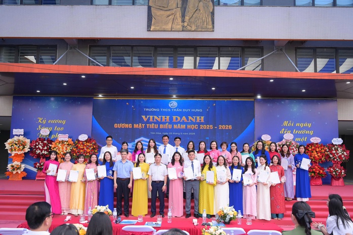 Xúc động lời dặn dò của cô Hiệu trưởng với các học sinh lớp 9 - Ảnh 3.