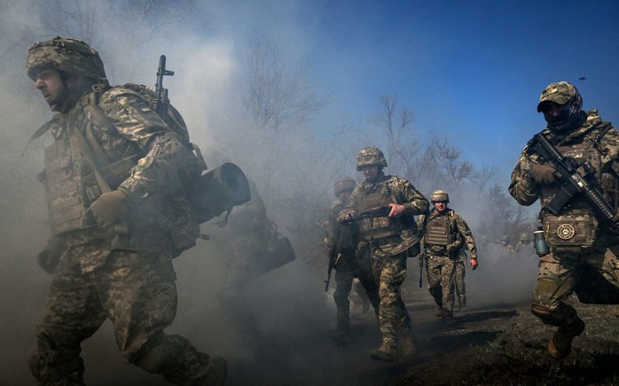Hé lộ 5 thành viên NATO “nói không” với tăng viện trợ quân sự Ukraine - Ảnh 1. Hé lộ 5 thành viên NATO “nói không” với tăng viện trợ quân sự Ukraine - Ảnh 1.