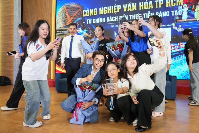 Khi ranh giới thẩm mỹ bị x&ocirc; lệch (*): Nghệ sĩ v&agrave; tr&aacute;ch nhiệm c&ocirc;ng ch&uacute;ng - Ảnh 2.
