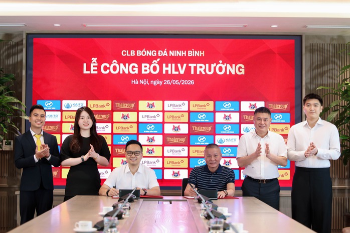 HLV Chu Đình Nghiêm muốn khơi lại bản sắc bóng đá Ninh Bình - Ảnh 2.
