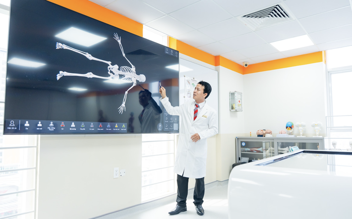 Thêm trường ĐH tại TPHCM tuyển sinh ngành Y khoa, trao học bổng 30% học phí toàn khoá - Ảnh 1.
