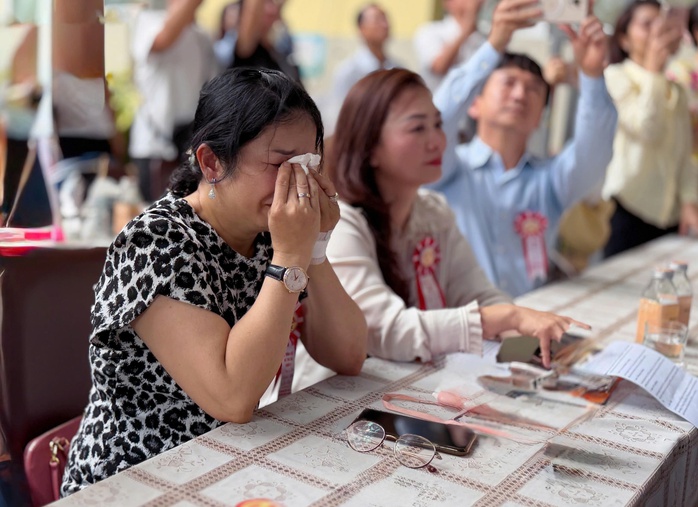 Cô hiệu trưởng với bài phát biểu xúc động dành cho thế hệ học sinh sở hữu ký ức độc bản  - Ảnh 5.