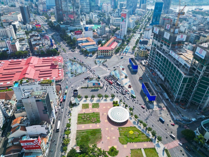 X&acirc;y dựng v&agrave; ph&aacute;t triển TP HCM trong kỷ nguy&ecirc;n mới: Giữ an sinh trong h&agrave;nh tr&igrave;nh bứt ph&aacute; - Ảnh 1.