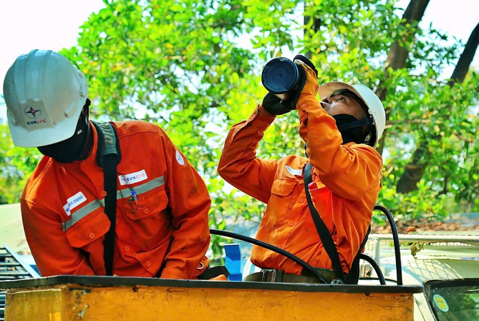 EVNCPC tăng cường c&aacute;c giải ph&aacute;p đảm bảo cấp điện m&ugrave;a nắng n&oacute;ng - Ảnh 3.
