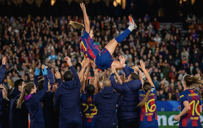 Barcelona chia tay biểu tượng bất tử sau chức vô địch Champions League - Ảnh 7.