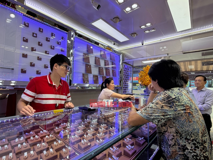 Bà chủ tiệm vàng Kim Lý chính thức lên tiếng - Ảnh 6.