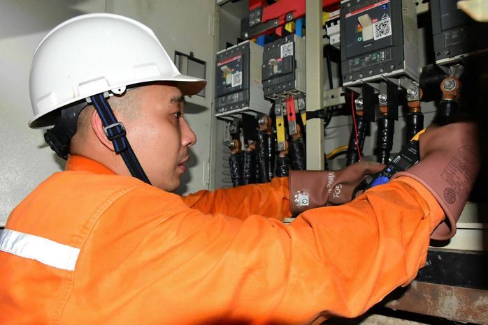 Xuất hiện mất điện do quá tải Tại Hà Nội trong đợt nắng nóng 2026 - Ảnh 1. Xuất hiện mất điện do quá tải Tại Hà Nội trong đợt nắng nóng 2026 - Ảnh 1.