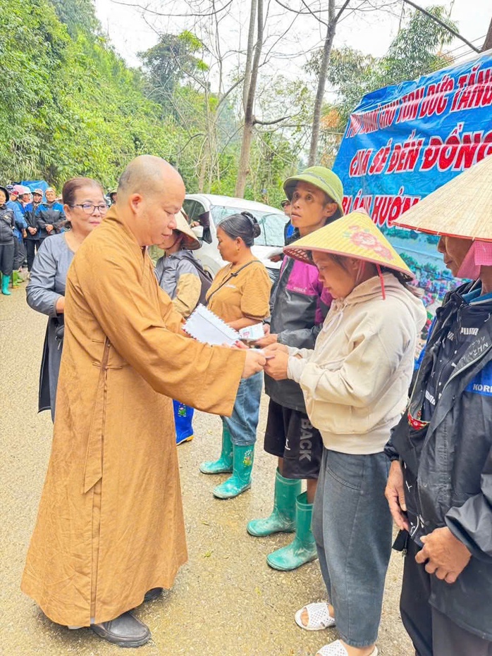  Nhà sư chở che những phận đời bé bỏng  - Ảnh 2.