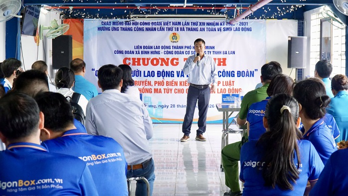 X&atilde; B&igrave;nh Hưng, TPHCM: C&ocirc;ng nh&acirc;n ấm l&ograve;ng với &ldquo;Bữa cơm C&ocirc;ng đo&agrave;n&rdquo; - Ảnh 1.