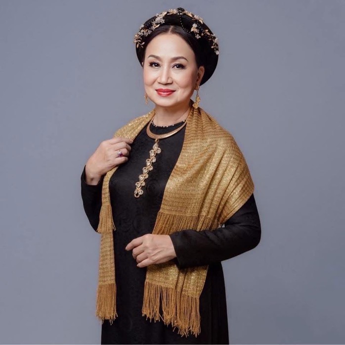 NSƯT ca sĩ Hồng V&acirc;n nhớ về những đồng nghiệp xưa tr&ecirc;n con đường nghệ thuật - Ảnh 1.