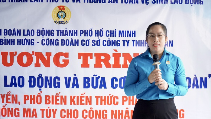 X&atilde; B&igrave;nh Hưng, TPHCM: C&ocirc;ng nh&acirc;n ấm l&ograve;ng với &ldquo;Bữa cơm C&ocirc;ng đo&agrave;n&rdquo; - Ảnh 2.
