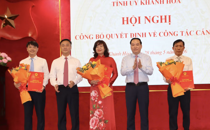 Li&ecirc;n đo&agrave;n Lao Động Kh&aacute;nh H&ograve;a c&oacute; chủ tịch mới - Ảnh 1.