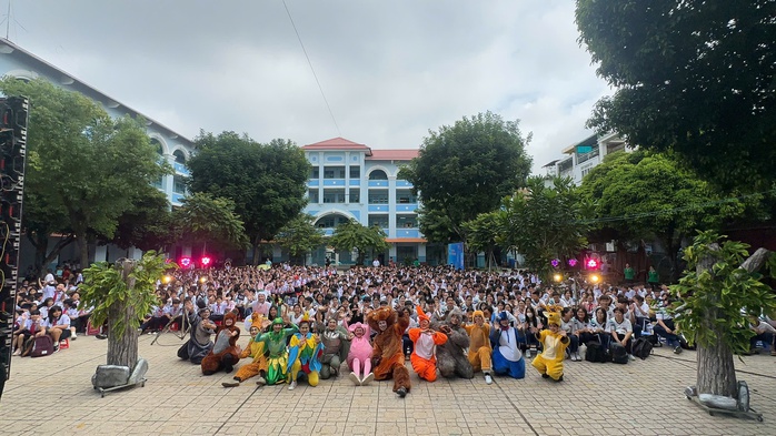 Nhà hát Kịch TP HCM mở lớp sân khấu học đường miễn phí, gieo hạt cho khán giả tương lai - Ảnh 2.