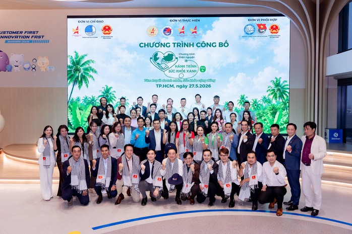 Người cao tuổi, người yếu thế v&ugrave;ng Đất Mũi được kh&aacute;m bệnh, đi &ldquo;si&ecirc;u thị 0 đồng&rdquo; - Ảnh 3.