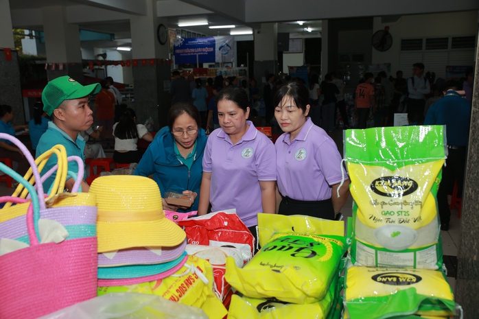 Phường Phú Thọ, TPHCM: Sôi nổi "Ngày hội công nhân – Ấm áp nghĩa tình" năm 2026 - Ảnh 6.