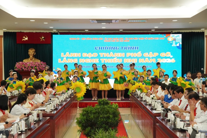 Lãnh đạo TPHCM gặp gỡ, lắng nghe thiếu nhi - Ảnh 1.