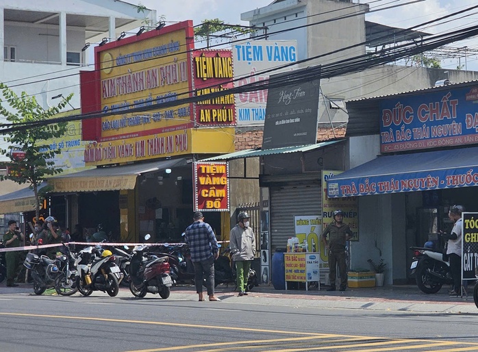 Bắt giữ 6 nghi phạm cướp tiệm vàng ở TPHCM trong vụ án gây chấn động - Ảnh 1. Bắt giữ 6 nghi phạm cướp tiệm vàng ở TPHCM trong vụ án gây chấn động - Ảnh 1.