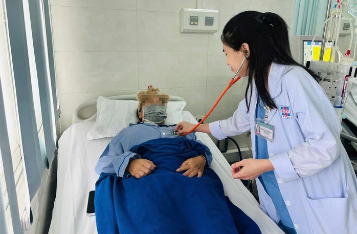 NGƯỜI THẦY THUỐC TRONG T&Ocirc;I: Lặng thầm n&iacute;u giữ sự sống - Ảnh 1.