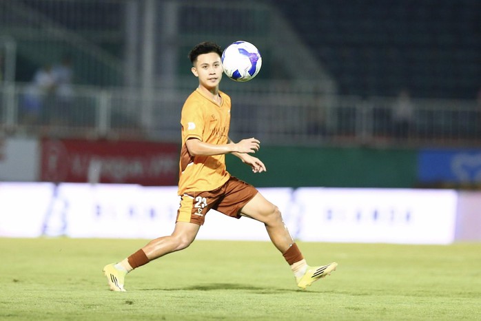 Ho&agrave;ng Anh Gia Lai sắp trụ hạng sau chiến thắng tr&ecirc;n s&acirc;n Vinh - Ảnh 1.