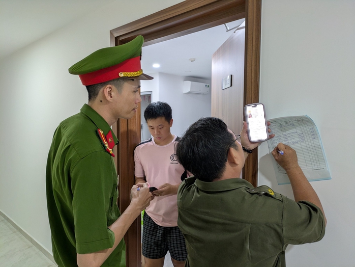 C&ocirc;ng an TPHCM mở cao điểm v&agrave; ra khuyến c&aacute;o, người d&acirc;n cần biết - Ảnh 8.