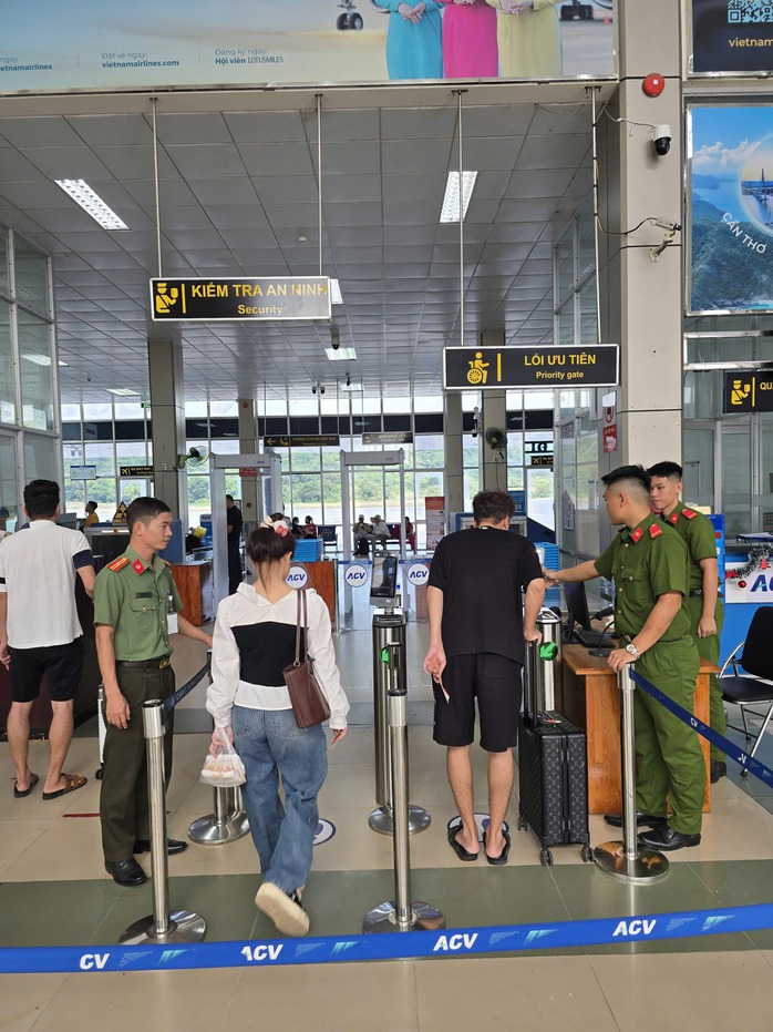 &Aacute;p dụng quy định mới khi nhập cảnh S&acirc;n bay Quốc tế T&acirc;n Sơn Nhất - Ảnh 1.