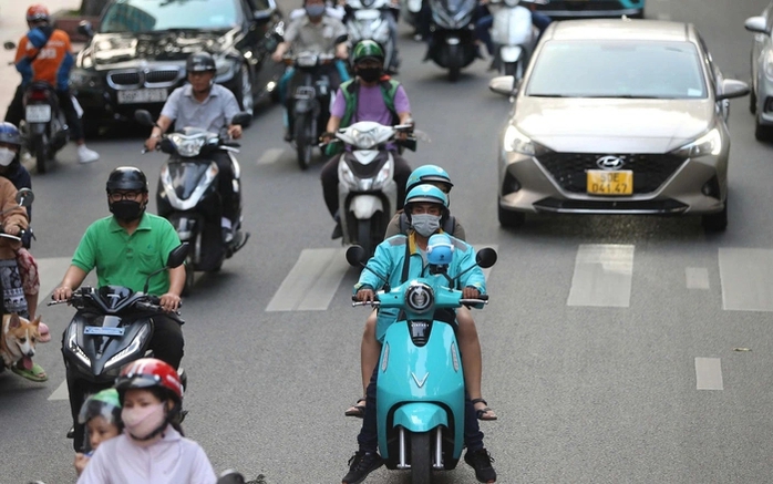 Đề xuất lộ tr&igrave;nh v&agrave; mức hỗ trợ chuyển đổi giao th&ocirc;ng xanh tại TPHCM đến 2040 - Ảnh 2.