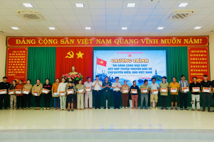 Lan tỏa ý thức bảo vệ chủ quyền biển đảo từ chương trình "Ăn sáng cùng ngư dân" - Ảnh 13.