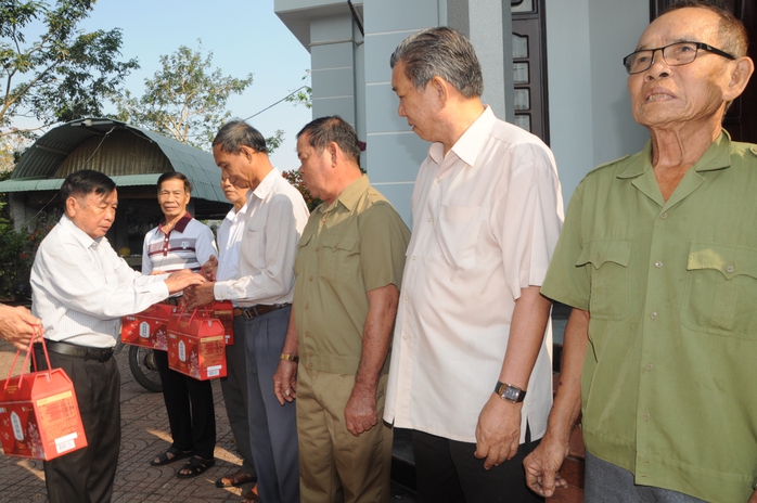 Cuộc thi viết &ldquo;L&ograve;ng tốt quanh ta lần 4&rdquo;: H&agrave;nh tr&igrave;nh &yacute; nghĩa của b&aacute;c sĩ C&aacute;c - Ảnh 2.
