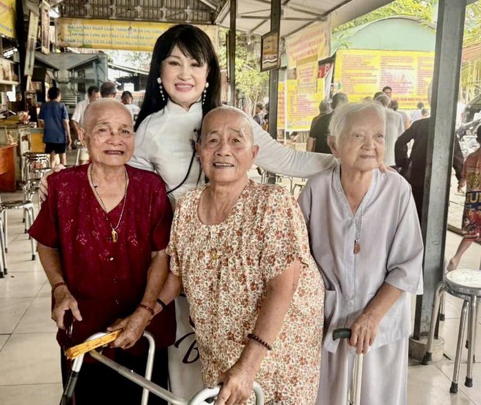 Nghệ sĩ B&iacute;ch Thủy &ndash; Người giữ lửa t&igrave;nh ca Bắc Sơn v&agrave; t&iacute;ch cực l&agrave;m từ thiện - Ảnh 3.