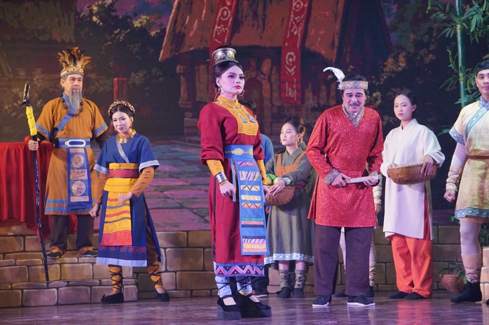 Sức trẻ của Đoàn Nghệ thuật Vàm Cỏ làm mới tác phẩm "Tiếng trống Mê Linh" - Ảnh 5.