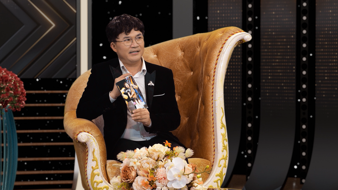 NSƯT Đại Nghĩa bật m&iacute; hậu trường vai diễn "C&aacute; Mặt Ngu" - Ảnh 1.