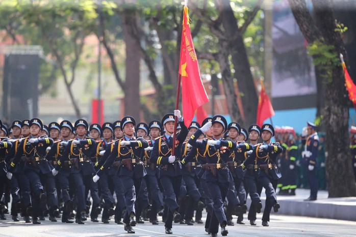 Cuộc thi &ldquo;T&ocirc;i y&ecirc;u th&agrave;nh phố của t&ocirc;i&rdquo;: Kh&uacute;c hoan ca đất nước 50 năm một chặng đường ki&ecirc;u h&atilde;nh - Ảnh 2.