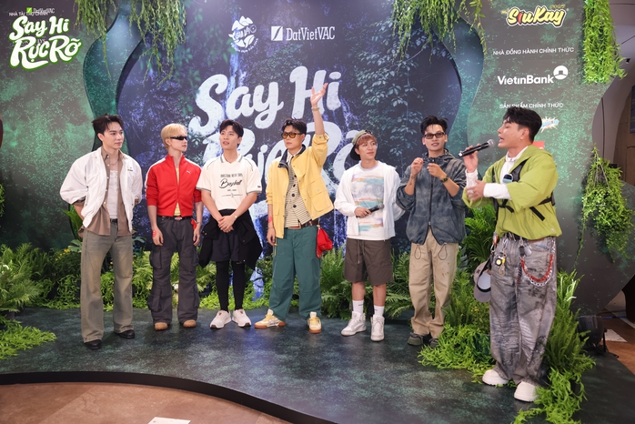 "Say Hi" rực rỡ: Dàn anh trai rời sân khấu, bước vào hành trình sinh tồn giữa thiên nhiên hoang dã - Ảnh 3.