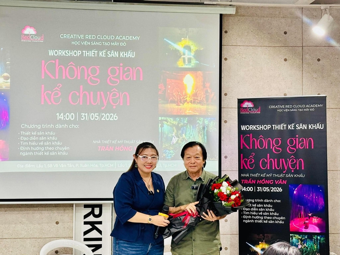 Họa sĩ Trần Hồng V&acirc;n truyền cảm hứng cho giới trẻ đến với nghề thiết kế s&acirc;n khấu - Ảnh 1.
