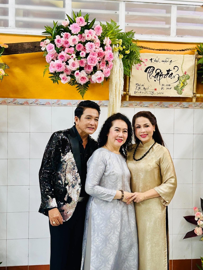 NSƯT nhạc sĩ V&otilde; Thanh Li&ecirc;m, Minh Ngọc, &Aacute;nh Ngọc - 21 năm thắp s&aacute;ng m&ugrave;a Phật đản bằng tiếng h&aacute;t - Ảnh 6.
