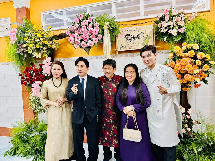 NSƯT nhạc sĩ V&otilde; Thanh Li&ecirc;m, Minh Ngọc, &Aacute;nh Ngọc - 21 năm thắp s&aacute;ng m&ugrave;a Phật đản bằng tiếng h&aacute;t - Ảnh 4.