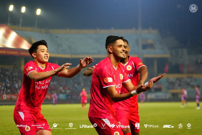 CLB Công an Hà Nội thắng thuyết phục Becamex TP HCM, đăng quang V-League hoành tráng - Ảnh 4.