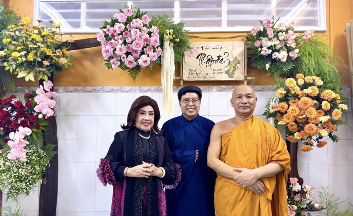 NSƯT nhạc sĩ V&otilde; Thanh Li&ecirc;m, Minh Ngọc, &Aacute;nh Ngọc - 21 năm thắp s&aacute;ng m&ugrave;a Phật đản bằng tiếng h&aacute;t - Ảnh 3.