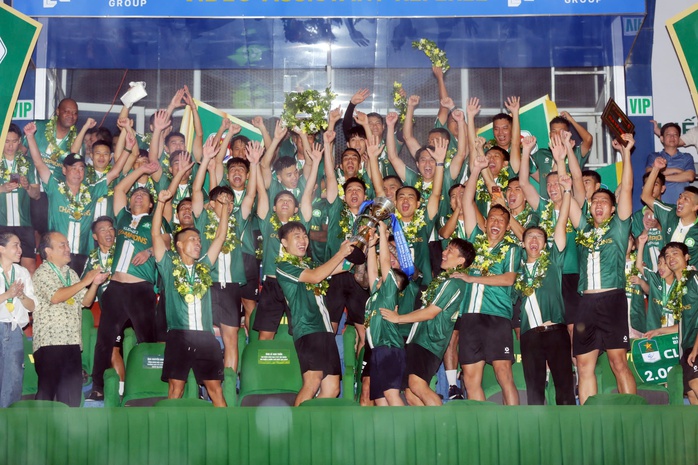 Trường Tươi Đồng Nai vô địch: Vinh quang không đến từ đường tắt - Ảnh 1.