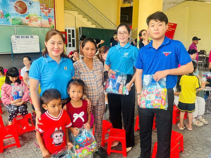 Chăm lo, tạo s&acirc;n chơi cho con em người lao động trong dịp h&egrave; - Ảnh 2.