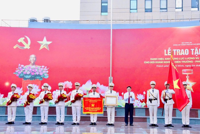 Một Đội thuộc C&ocirc;ng an TPHCM nhận danh hiệu Anh h&ugrave;ng Lực lượng vũ trang nh&acirc;n d&acirc;n - Ảnh 2.