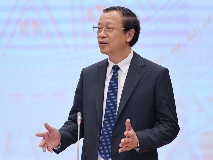 Thứ trưởng Bộ GD-ĐT n&ecirc;u l&yacute; do kh&ocirc;ng thể bi&ecirc;n soạn bộ s&aacute;ch gi&aacute;o khoa mới d&ugrave;ng chung cả nước? - Ảnh 1.
