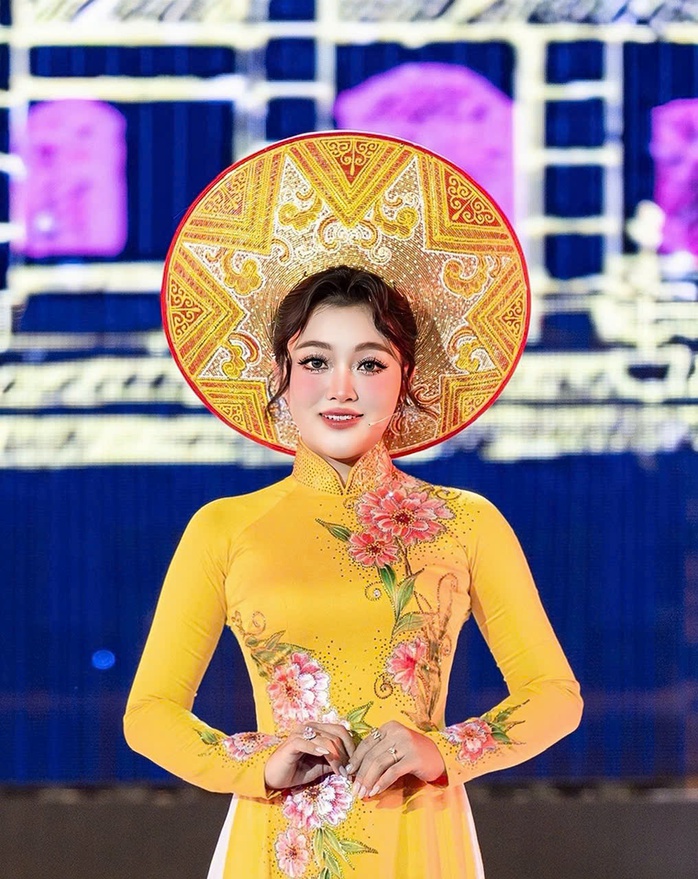 Giang Mạnh H&agrave;, Diệu Đức, Mỹ Hằng ngồi ghế n&oacute;ng cuộc thi "T&agrave;i năng sinh vi&ecirc;n cải lương năm 2026" - Ảnh 4.