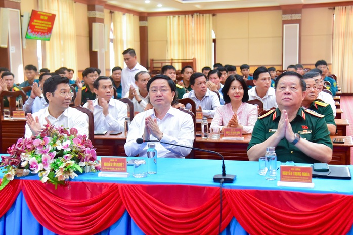 Bộ Quốc ph&ograve;ng tặng 100 tượng Chủ tịch Hồ Ch&iacute; Minh tại T&acirc;y Ninh năm 2026 - Ảnh 2.