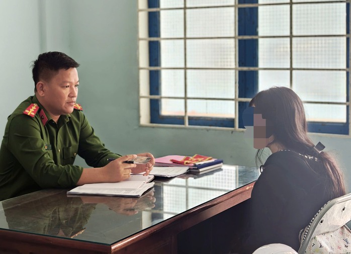Thiếu nữ 14 tuổi bị dụ dỗ v&agrave;o TPHCM l&agrave;m việc nhẹ lương cao - Ảnh 1.
