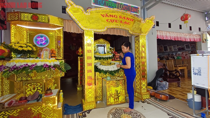 Thảm &aacute;n ở T&acirc;y Ninh: Người th&acirc;n v&agrave; h&agrave;ng x&oacute;m đến chia buồn c&ugrave;ng gia đ&igrave;nh 2 nạn nh&acirc;n - Ảnh 3.
