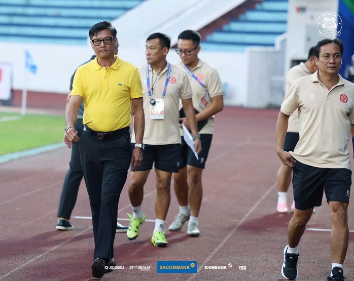 V-League và vòng xoáy sa thải HLV - Ảnh 1.